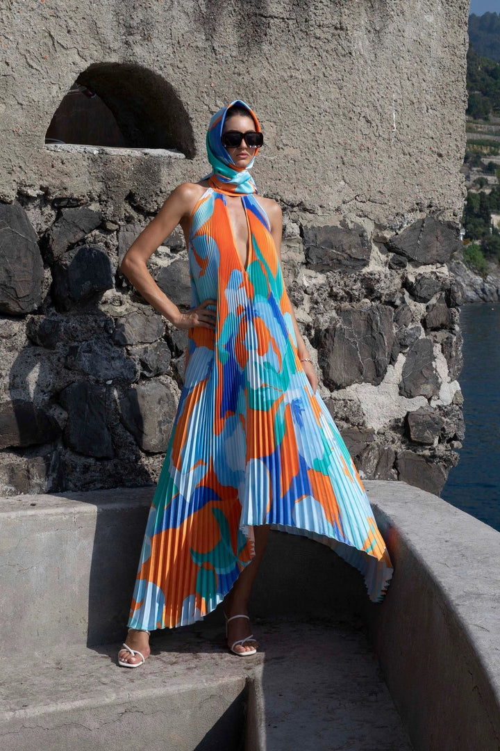 Isla – Robe longue plissée élégante à dos nu
